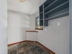 Building Photo - 1334 W 21st St
