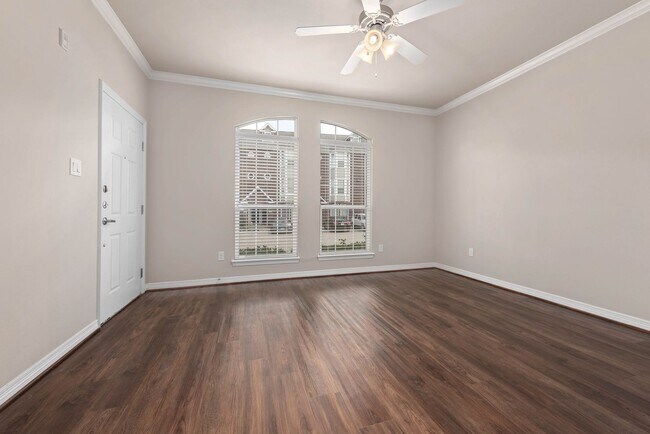 Foto del edificio - Sublease available for December Move in! S...
