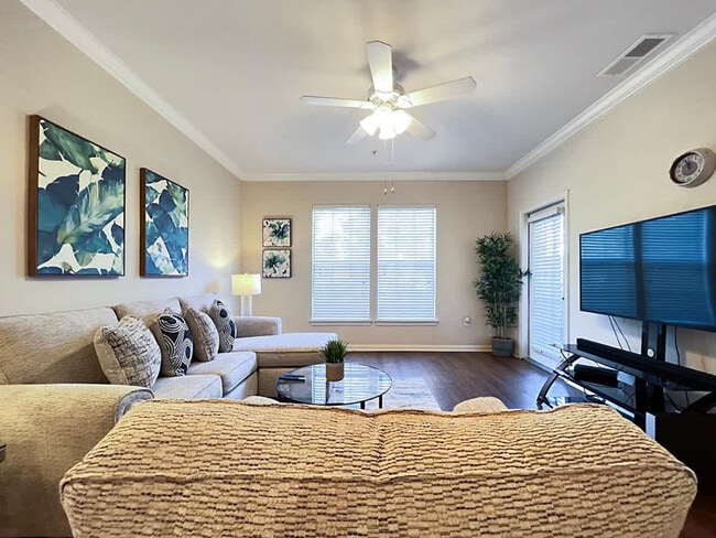 Foto del edificio - 2021 N Lemans Blvd