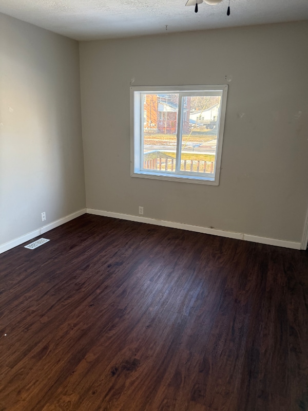 Photo - 327 W Shaw St Apartment