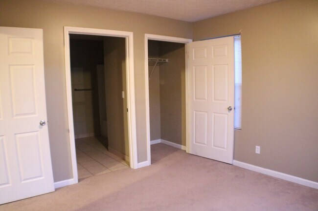 Building Photo - 2460 Collis Ave