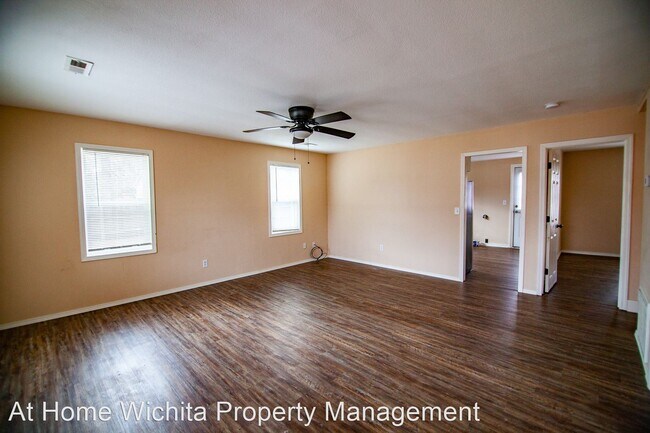 Foto del edificio - 2 br, 1 bath House - 1531 North Main Street