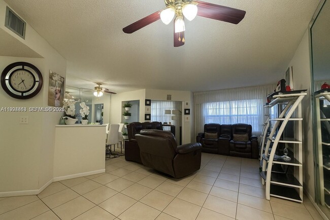 Foto del edificio - 12500 SW 5th Ct