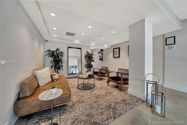 Foto del edificio - 7928 West Dr
