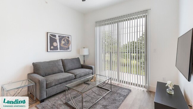 Building Photo - 650 E Sycamore St