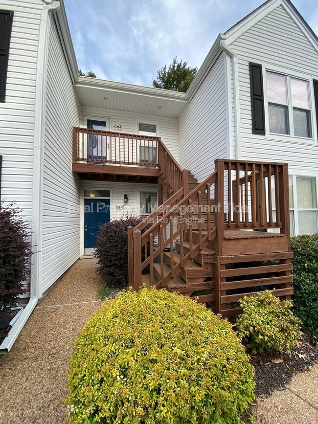 Building Photo - 924 Ironwood Dr