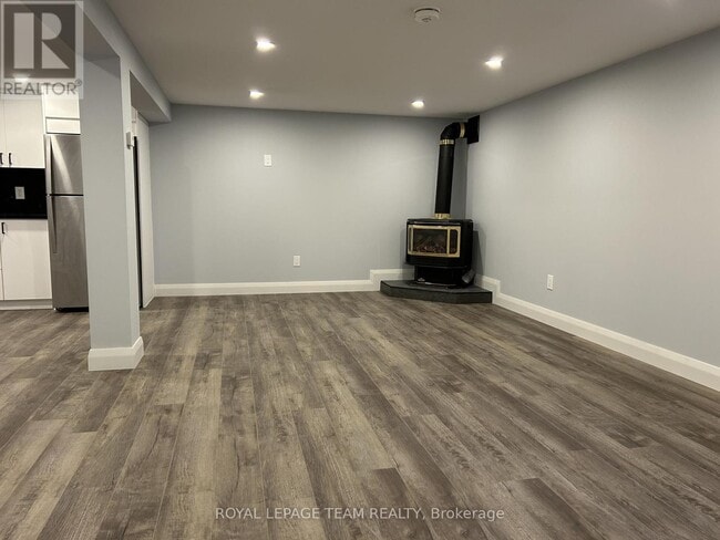 Building Photo - 746 St Jean St