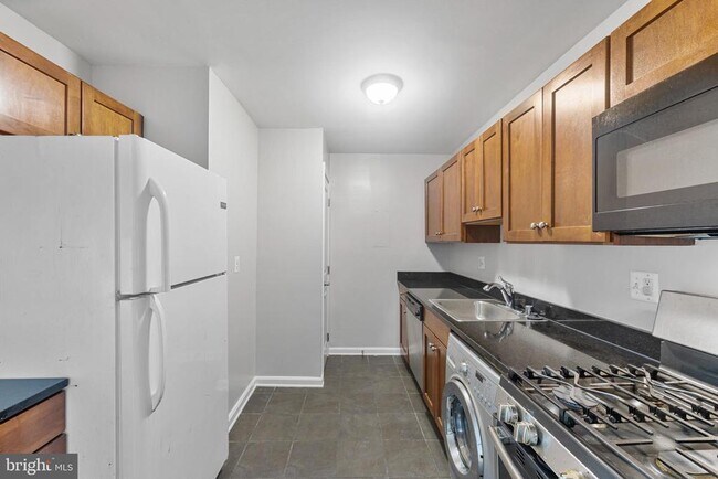 Foto del edificio - 3107 Naylor Rd SE