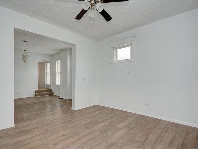 Foto del edificio - 683-685 South Champion