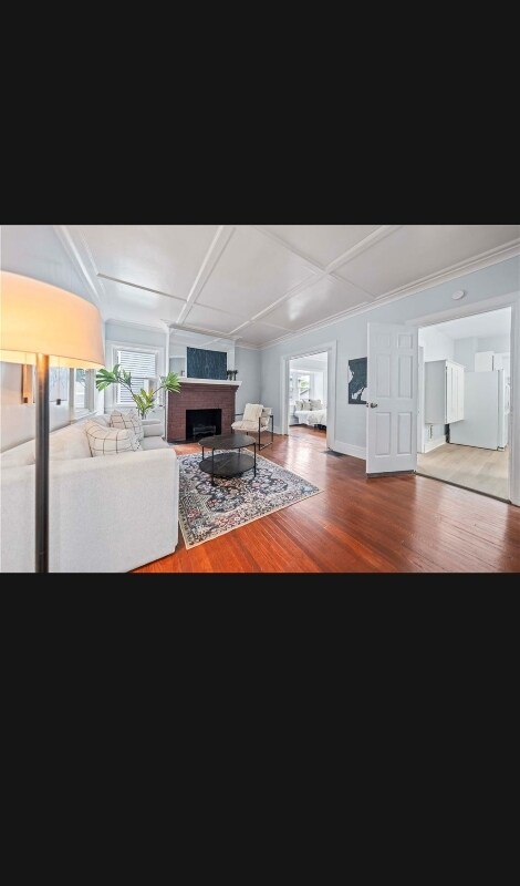 Building Photo - 375 Clay Ave