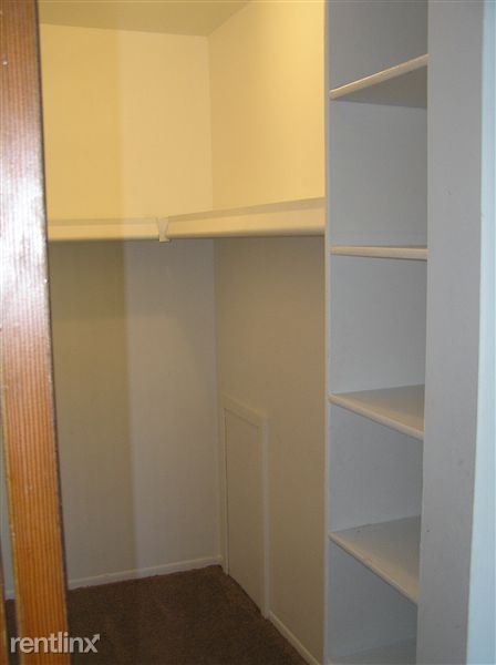Building Photo - 1 br, 1 bath Apartment - Penrod Apartments