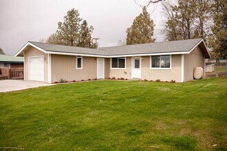Building Photo - 31679 Klamath St