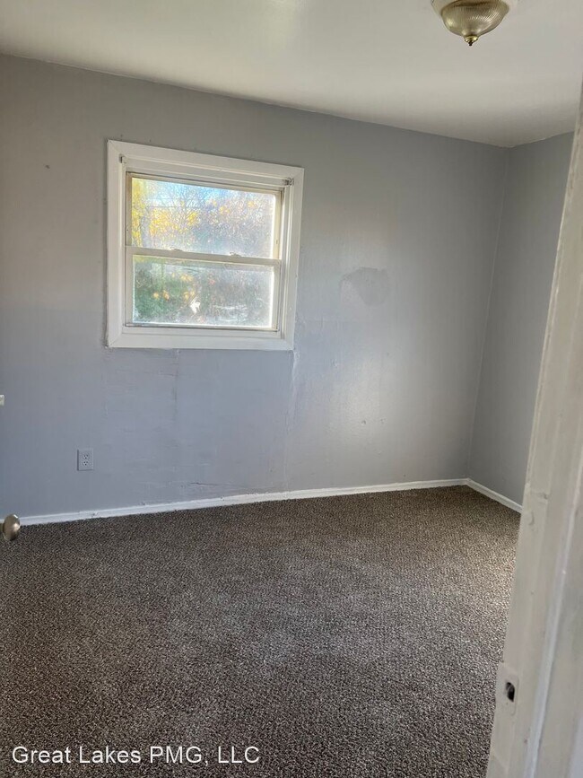 Building Photo - 1 br, 1 bath House - 19961 Greenfield