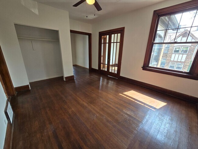 Photo - 3745 Saint Lawrence Ave Apartment