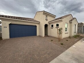 Building Photo - 4032 E Las Colinas Dr
