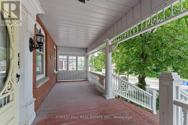 Building Photo - 36 Arnold Crescent