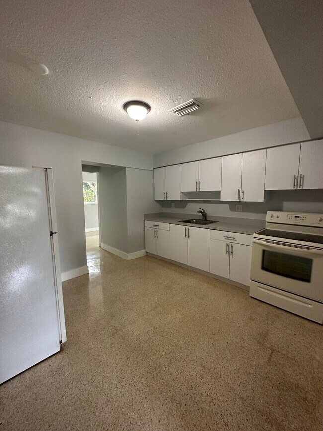 Kitchen view of 3rd bedroom entrance - 6081 SW 33rd St