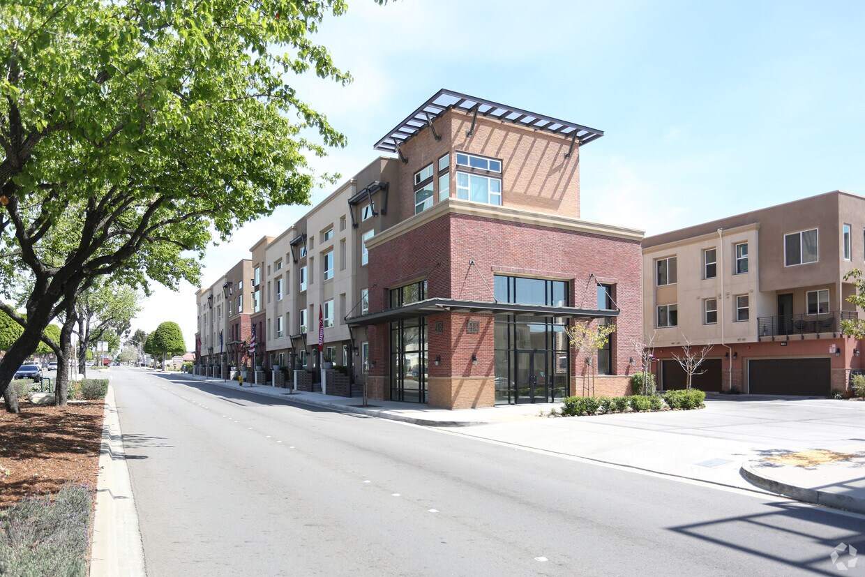 Meadow Park Townhomes for Rent Claremont, CA