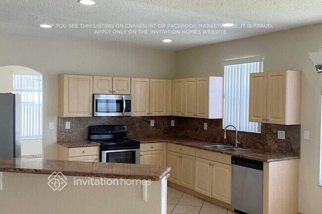 Building Photo - 14284 SW 159th Pl