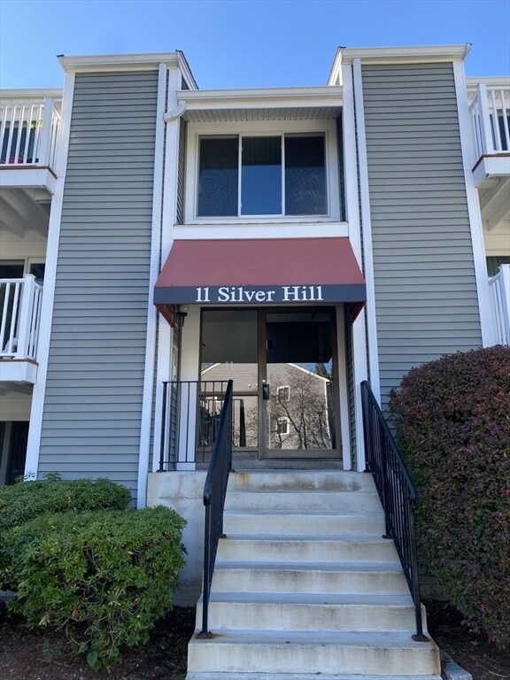 Building Photo - 11 Silver Hill Ln