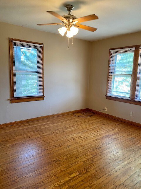 Bedroom - 2423 Lincoln Ave