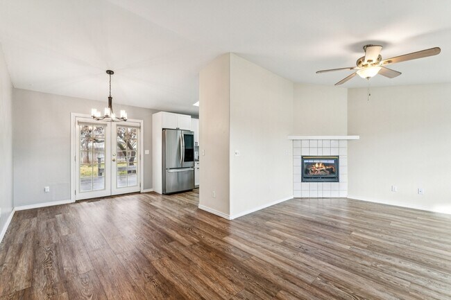 Foto del edificio - 2036 E Oakridge Ct