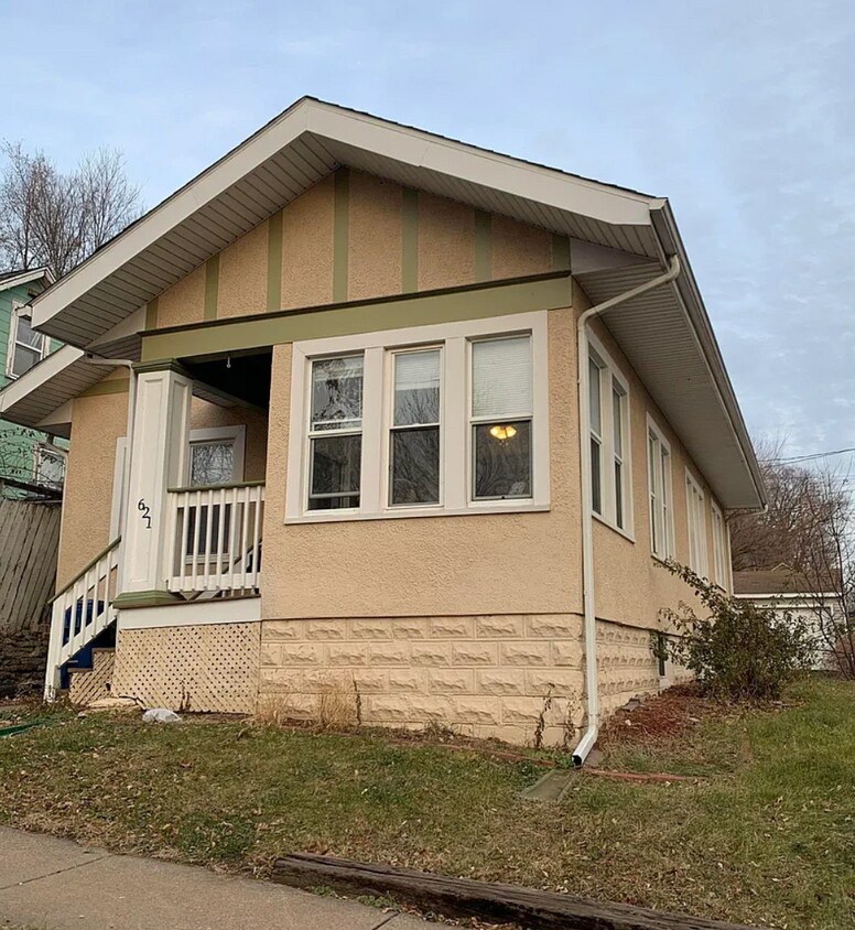 Primary Photo - 621 Vine St