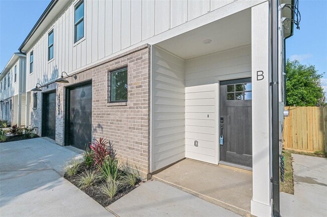 Building Photo - 4721 Mallow St