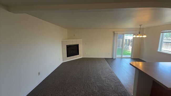 Foto del edificio - 1451 NE 7th St