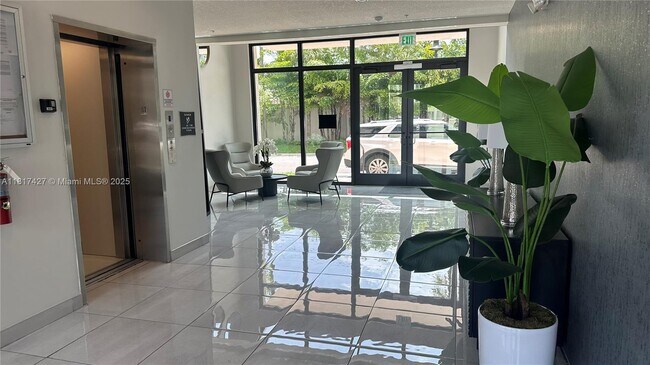 Foto del edificio - 8001 NW 41st St