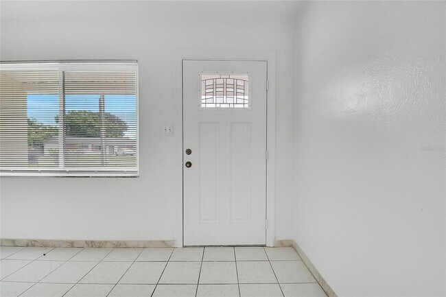 Foto del edificio - 1040 San Luis Dr