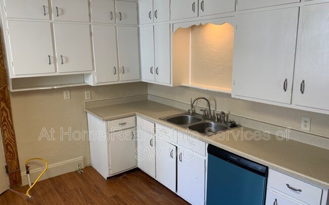 Foto del edificio - 814 W Calhoun St