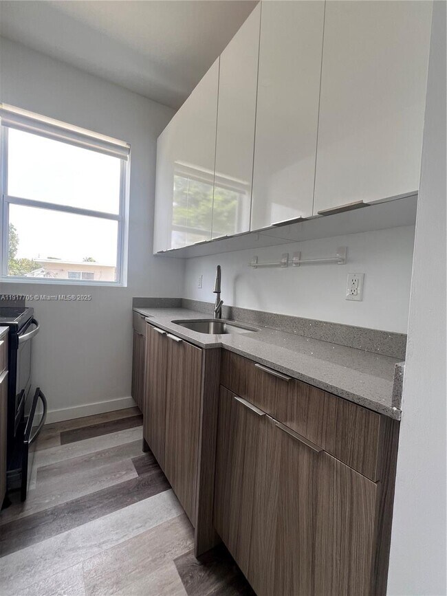 Foto del edificio - 1814 SW 22nd Ave