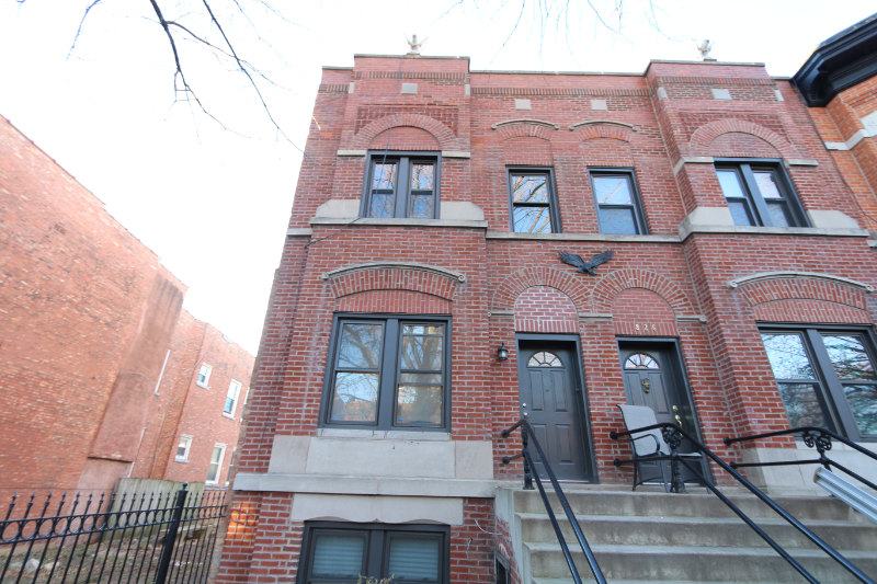 Primary Photo - 828 S Oakley Blvd