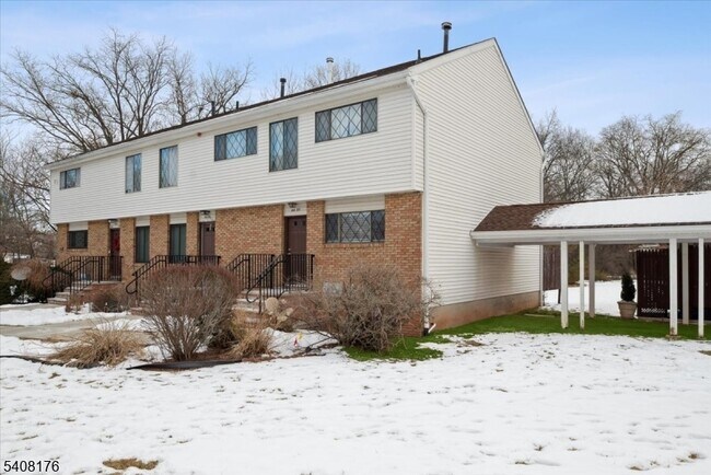 Foto del edificio - 911 Merritt Dr