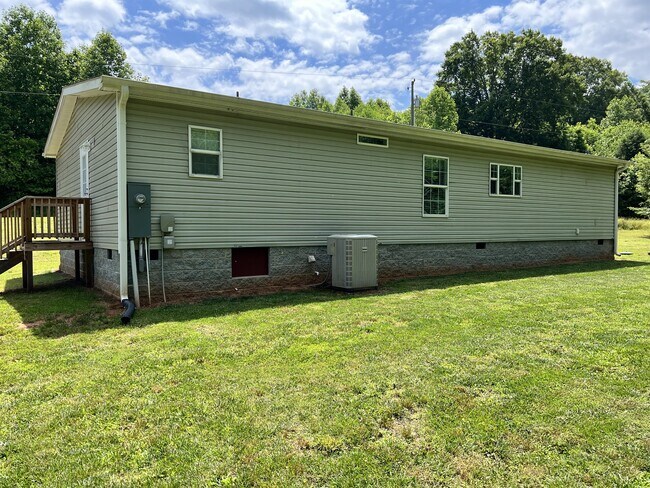 Foto del edificio - 1428 Boone Gap Rd