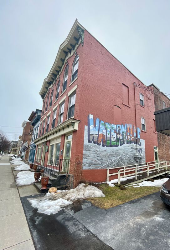 Foto del edificio - 122 E Main St