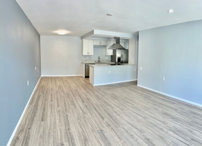 Building Photo - 2328 Via Mariposa W