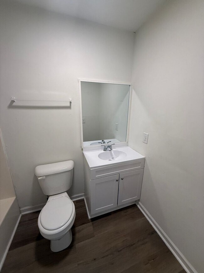 Foto del edificio - 345/347 Rustwood Dr