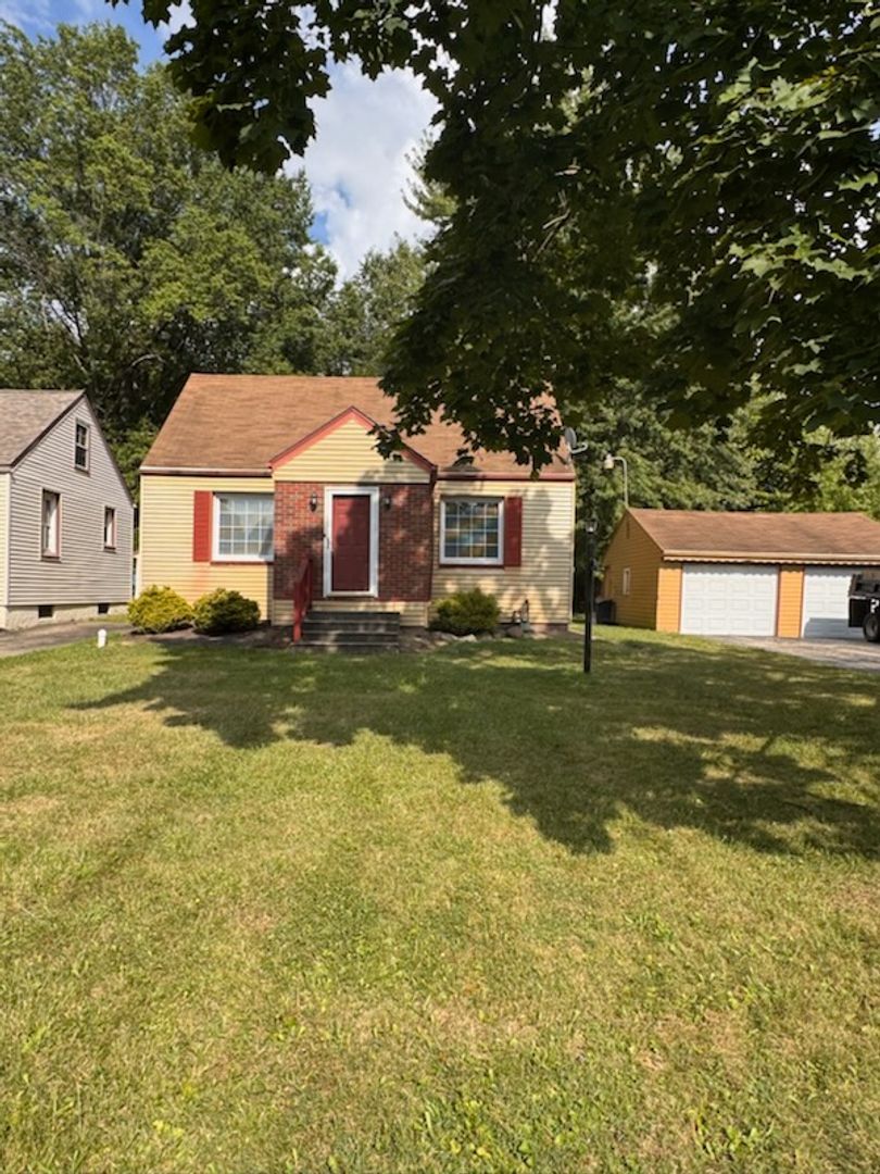 817 Taylor Ave Girard, OH 44420 – photo 1 of 13