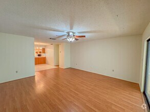 Building Photo - 2710 SW 14th Dr