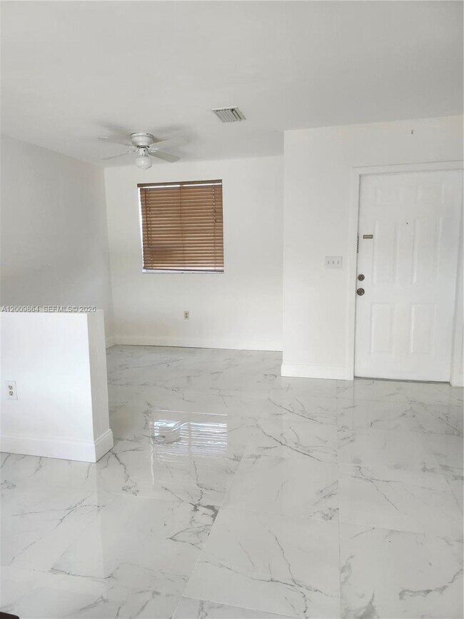 Foto del edificio - 312 NW 114th Ave