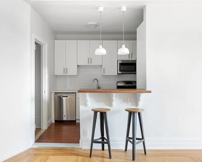 Foto del edificio - 1701 Albemarle Rd