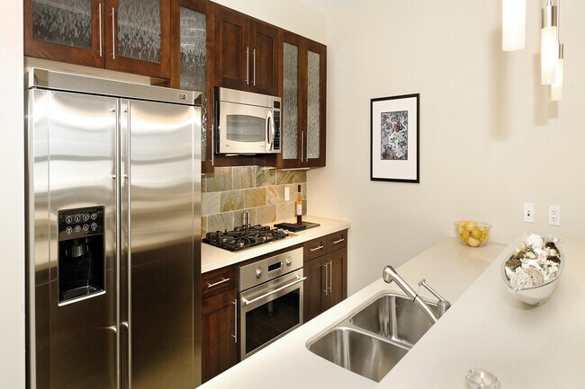 Building Photo - 120 Carriage Way
