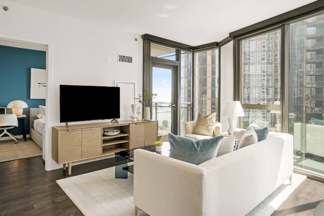 Building Photo - 450 E Waterside Dr