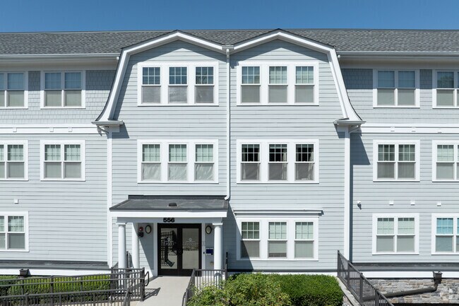 Entrada - Colonial Pointe at Franklin Lakes