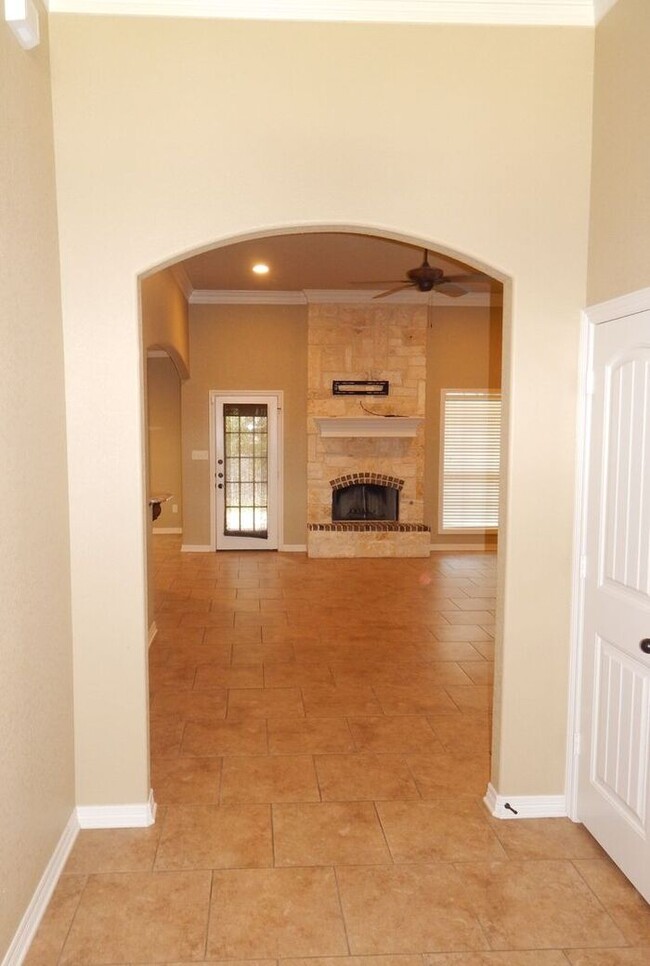 Foto del edificio - South Tyler! Stunning 4 Bedroom, 2 Bath Ho...