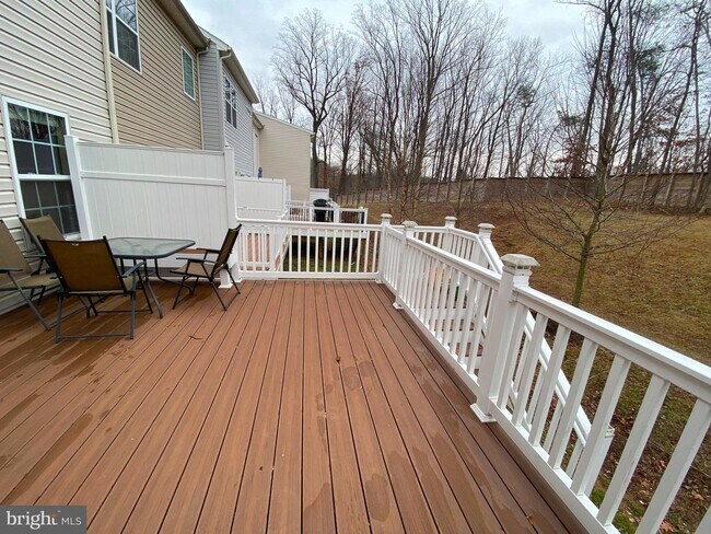Building Photo - 6796 Green Mill Way