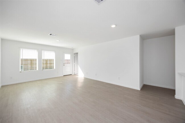 Foto del edificio - 4915 Esperanza Ter Dr