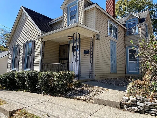 Building Photo - 310 Steele St